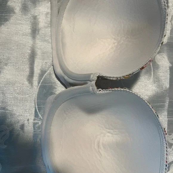 Victoria Secret Sexy Floral Bra - Picture 3 of 3